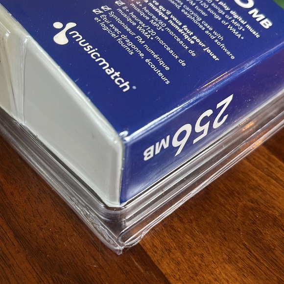 NEVER OPENED SANDISK DIGITAL AUDIO PLAYER - 256 MB - Picture 8 of 12